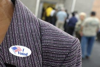 Votantes latinos decidirían escaño de Carolina del Norte en el Senado federal