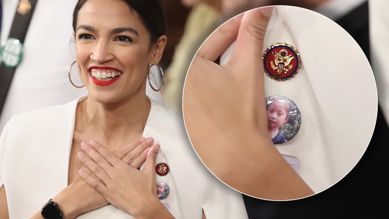 Estas representantes, con sus pines, recordaron a la niña guatemalteca que murió en custodia de la Patrulla Fronteriza