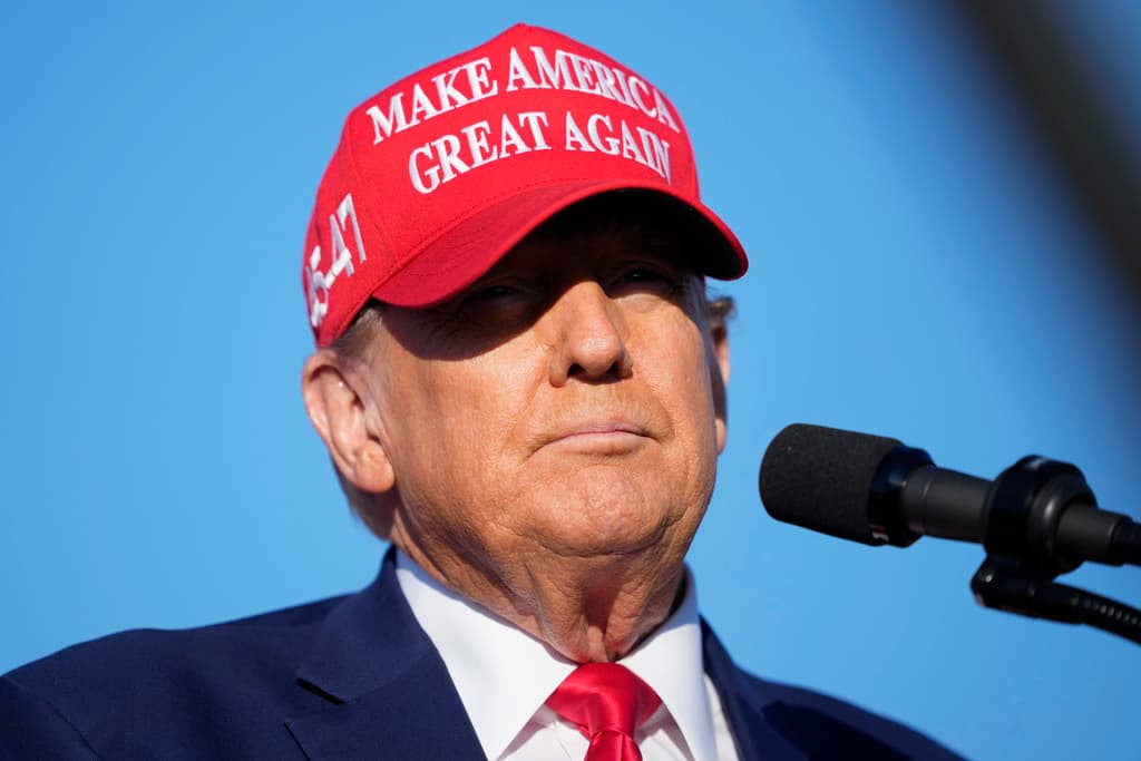 Trump podría enfrentar una multa de más de $100 millones por una auditoría del gobierno sobre la torre Trump de Chicago