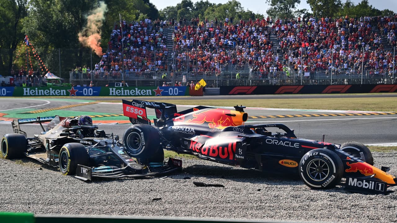 Checo pierde podio por penalización en choque de Hamilton y Verstappen