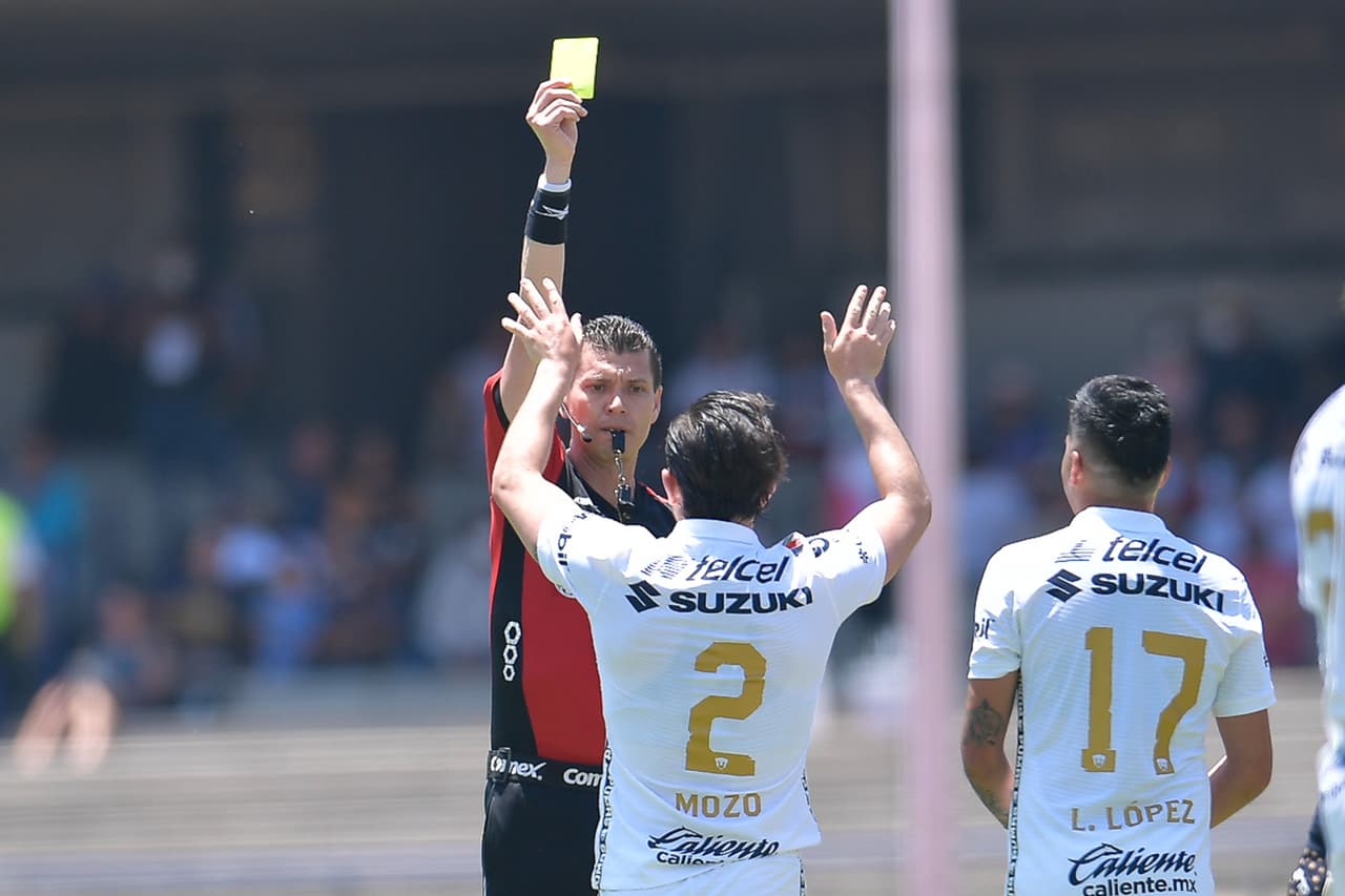 A pesar de haber jugado con 10 futbolistas la mayor parte del juego por la expulsión de Juan Ignacio Dinenno, los Pumas lograron una vital victoria ante Rayados.