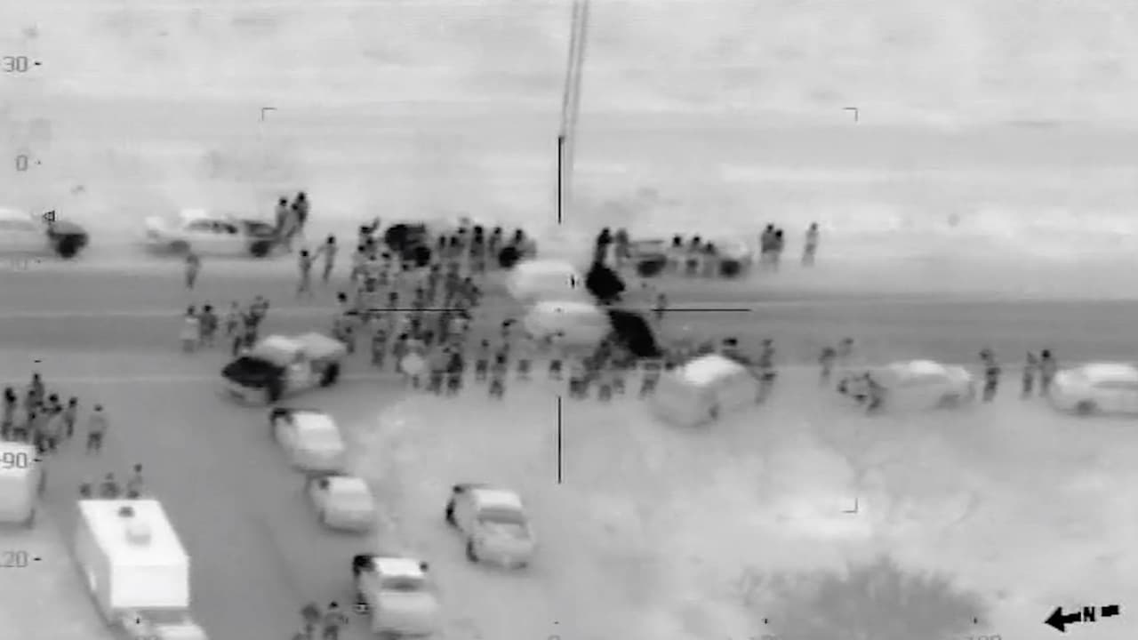 Autoridades recibieron informes de carreras callejeras cerca del Swan Road y Los Reales Road el 22 de enero de 2021 a las 9:45pm.