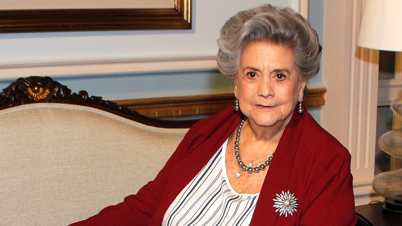 Queta Lavat falleció a los 94 años por complicaciones de salud a causa del cáncer de mama que le fue diagnosticado.