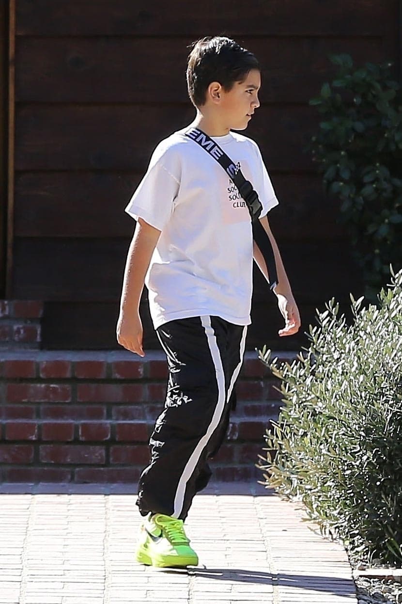 Tras dar a conocer que si no hubieran cerrado su primer Tik Tok ya tendría 2.7 millones de seguidores, reveló que su madre y su tía Khloe Kardashian eran "buenas", y que no había visto a su prima Stormi Webster, la hija de Kylie Jenner, porque se mantiene en periodo de aislamiento por el coronavirus.