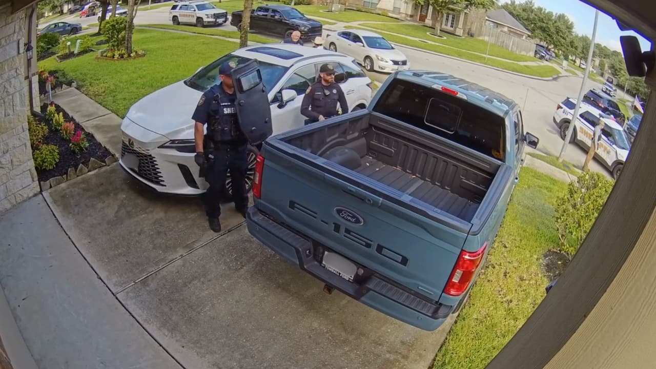 Inmigrante con historial criminal choca contra una casa en Klein, entra y se esconde de ICE