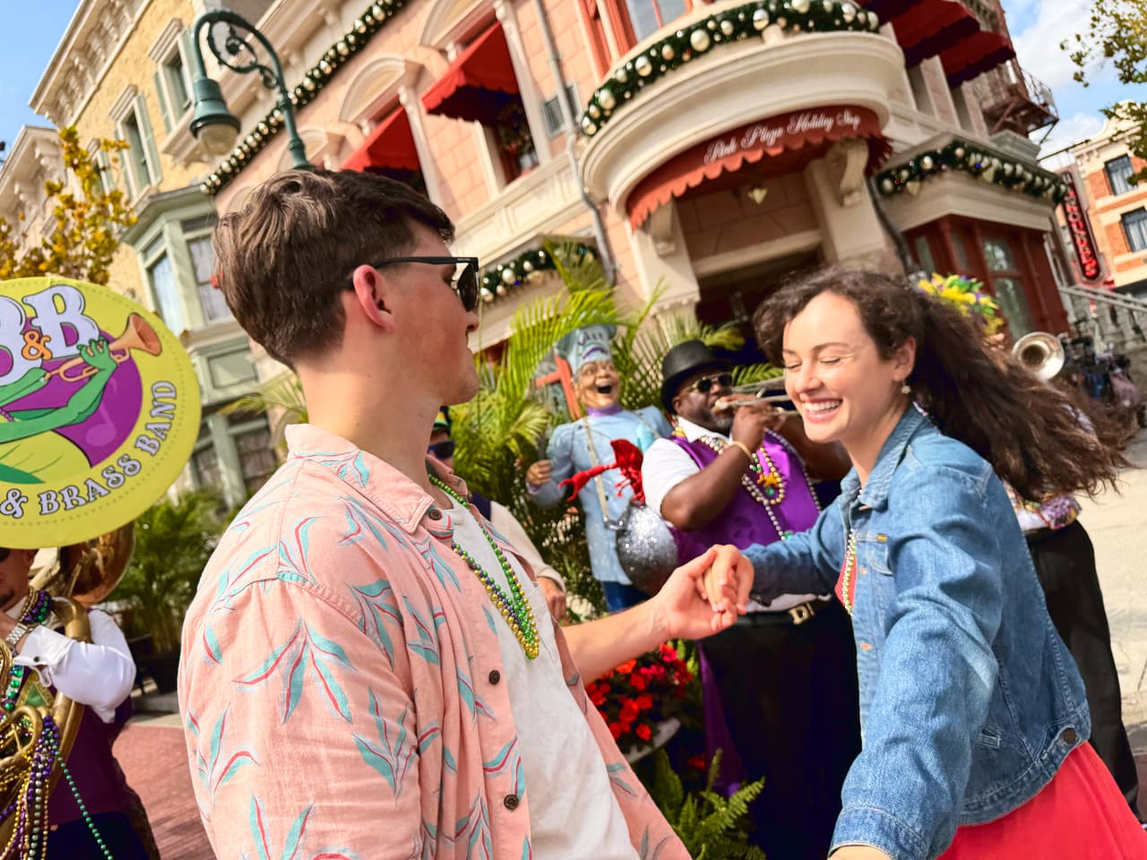 Los visitantes disfrutarán sabores únicos como salmón de Canadá, bocados de pollo Szechuan de China y hamburguesas colombianas.