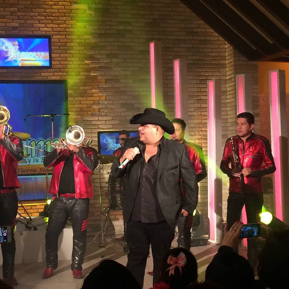 Chuy Lizarraga canta "Y qué ha sido de ti".