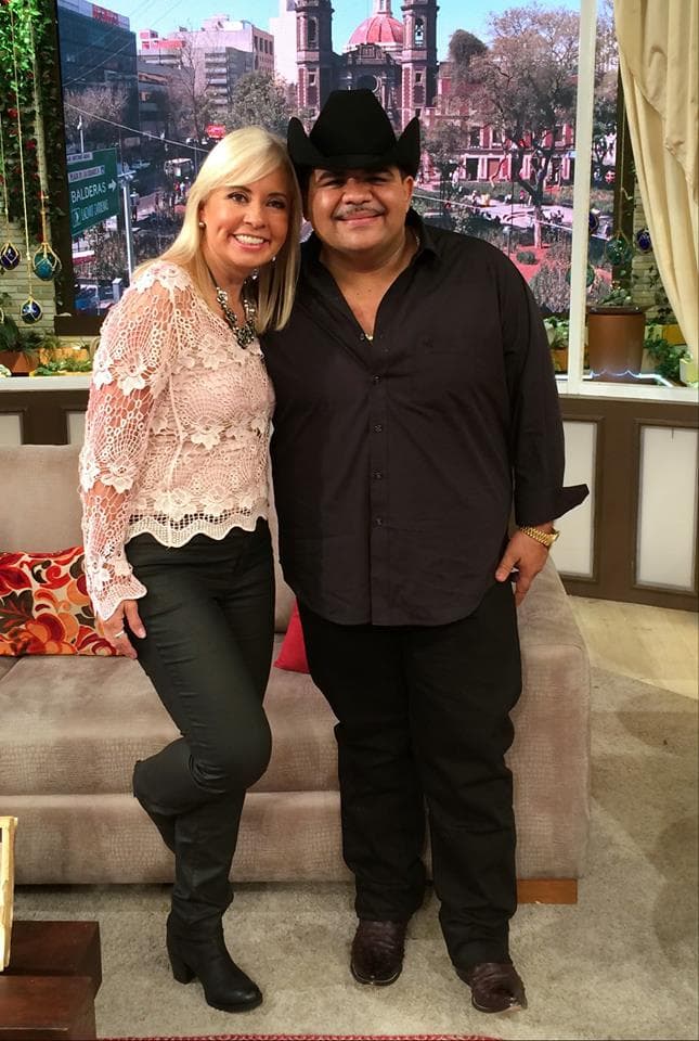 Carla y el equipo de Hoy, nos complace recibir a nuestro querido amigo Chuy Lizarraga.