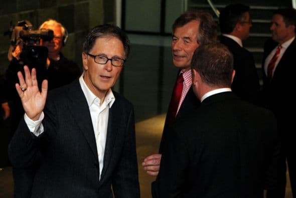 El enlace se realizó en el yate de 164 pies de Henry y la fiesta en el Parque Fenway. El evento estuvo amenizado por la banda de pop Maroon 5.