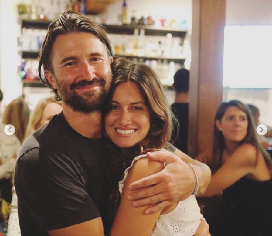 Hasta el mediodía de este miércoles, el medio hermano de las Jenner no había publicado
<b><a href="https://www.instagram.com/brandonjenner/" target="_blank">en Instagram</a></b> ninguna foto de los bebés. Mientras que su esposa mantiene su cuenta privada.
<br>
