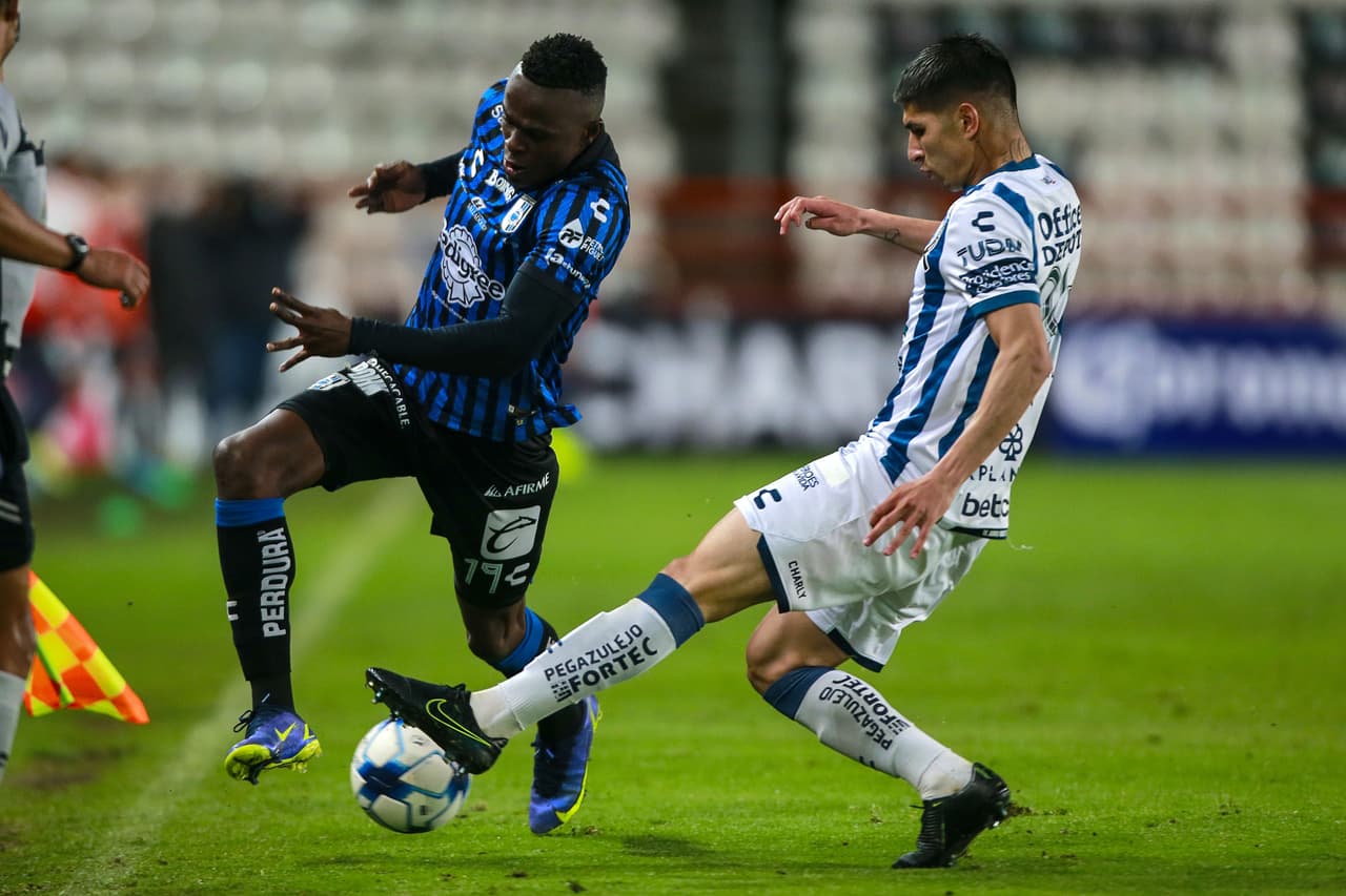 Los Tuzos se fueron con ventaja al descanso tras los tantos de Nicolás Ibáñez y Luis Chávez, pero Ángel Sepúlveda rescató el empate para los Gallos; José Angulo había adelantado a los visitantes.