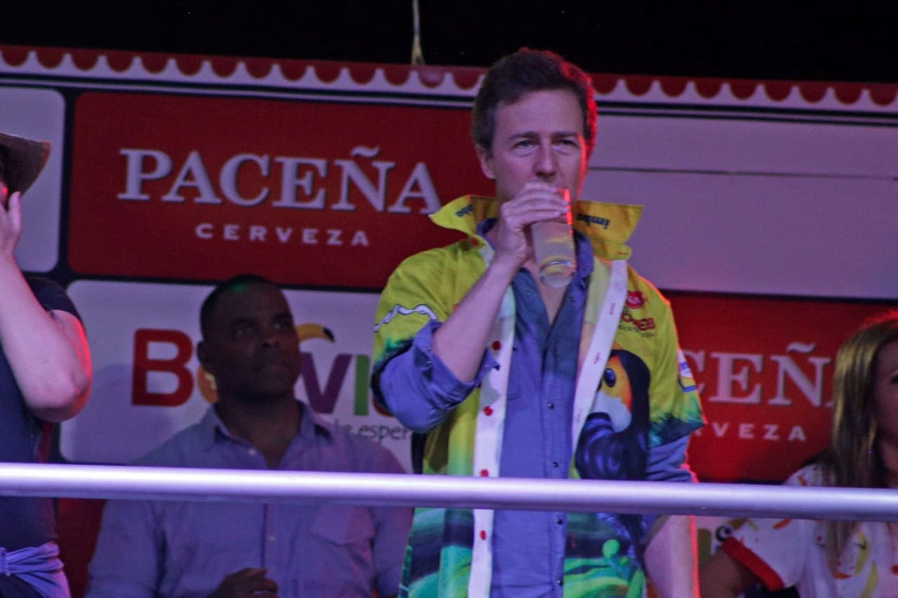 Con unos cuantos 'drinks', por supuesto.