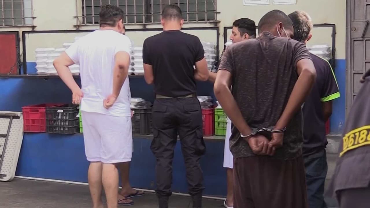 El Salvador permite cadena perpetua a menores desde 12 años por delitos graves