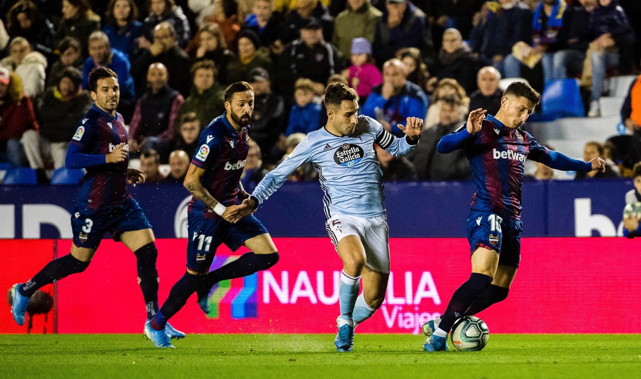 Aspas (12’) abrió el marcador y Martí (60’,70’) empató el encuentro y le dio la vuelta. Mayoral (91’) puso el 3-1 definitivo.