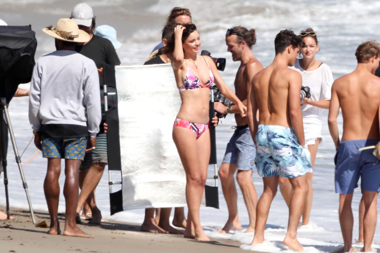 Un gran día para Kerr en la playa, muy divertida.