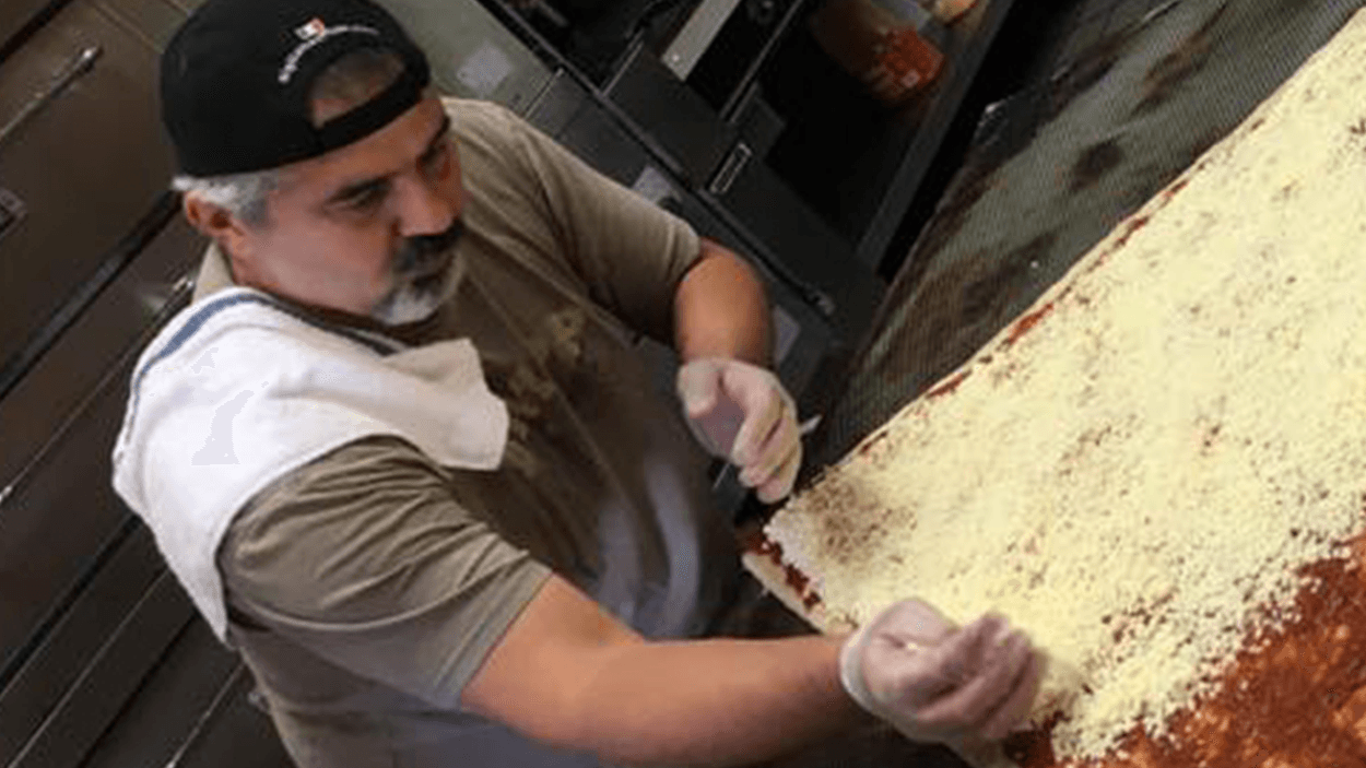 Heart Shaped Pizza Sets World Record