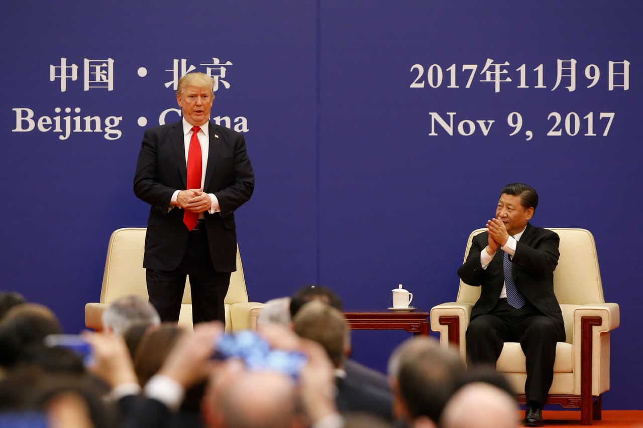 Donald Trump y Xi Jinping sostuvieron una reunión de negocios con líderes empresariales de EEUU y China, en el Gran Salón del Pueblo de Beijing. El recorrido del presidente estadounidense por Asía durará en total 10 días.