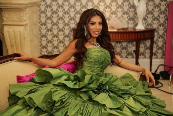 La mexicana que audicionó en San Antonio le dijo adiós a su sueño de ser reina después de haber sido la chica con menos votos del público. Carolina se va agradecida con Denise y la experiencia de haber participado en la octava temporada de Nuestra Belleza Latina.