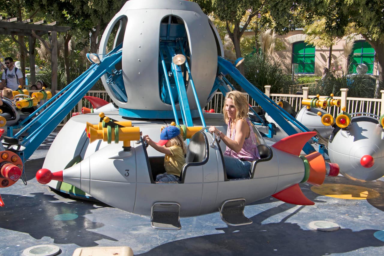 Lucía muy graciosa sobre los pequeños juegos.