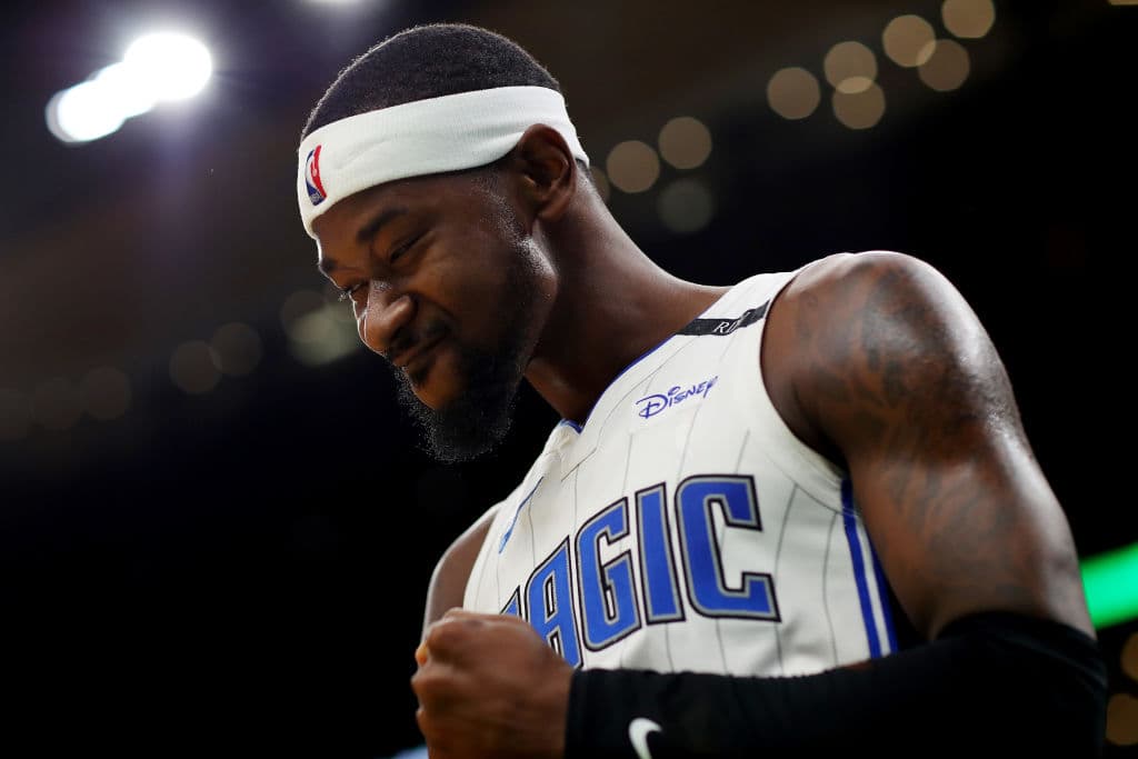 Tras escuchar varias ofertas, 
<b>Terrence Ross</b> decidió quedarse con el 
<b>Orlando Magic</b> en un contrato por cuatro campañas y 52 millones de dólares.