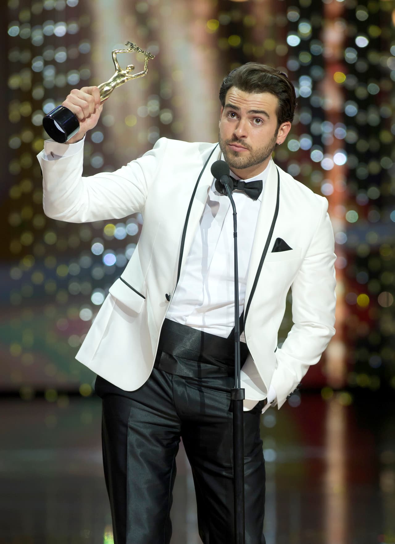 Aunque Pablo no tenía mucha voz, no perdió la oportunidad de mencionar a su familia y dedicarles su premio.