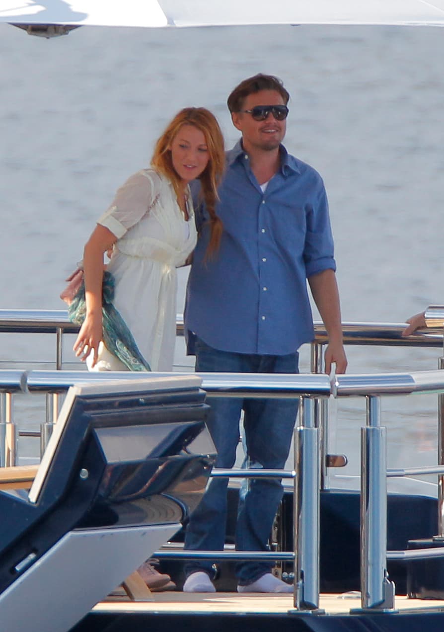 Fueron vistos por primera vez en mayo de ese mismo año en el yate de Steven Spilberg durante el Festival de Cine de Cannes.