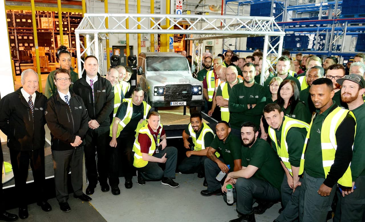 Gracias a Lara y su equipo, todos pudieron disfrutar de una rebanada del pastel Land Rover.