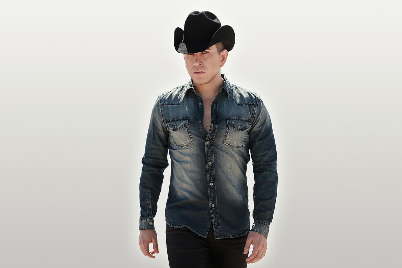 Lo acompañará en esa labor 'El Bebeto', cantante mexicano cuyo nombre real es Carlos Alberto García Villanueva.