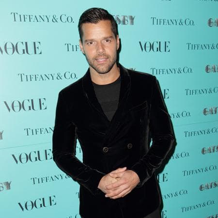 Entre ellos Ricky Martin, quien se manifestó con un extenso mensaje en sus redes sociales, acompañado de una imagen de la bandera de la comunidad LGBTT.
<br>