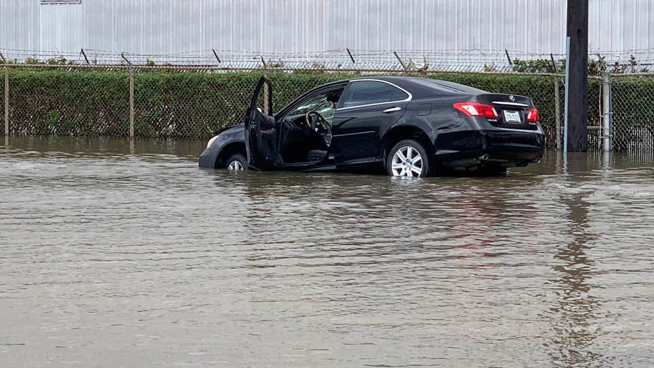 La jueza del condado Harris, 
<a href="https://www.univision.com/temas/lina-hidalgo">Lina Hidalgo,</a> pidió a los residentes no salir de sus casas mientras las condiciones del clima no mejoren en el área.