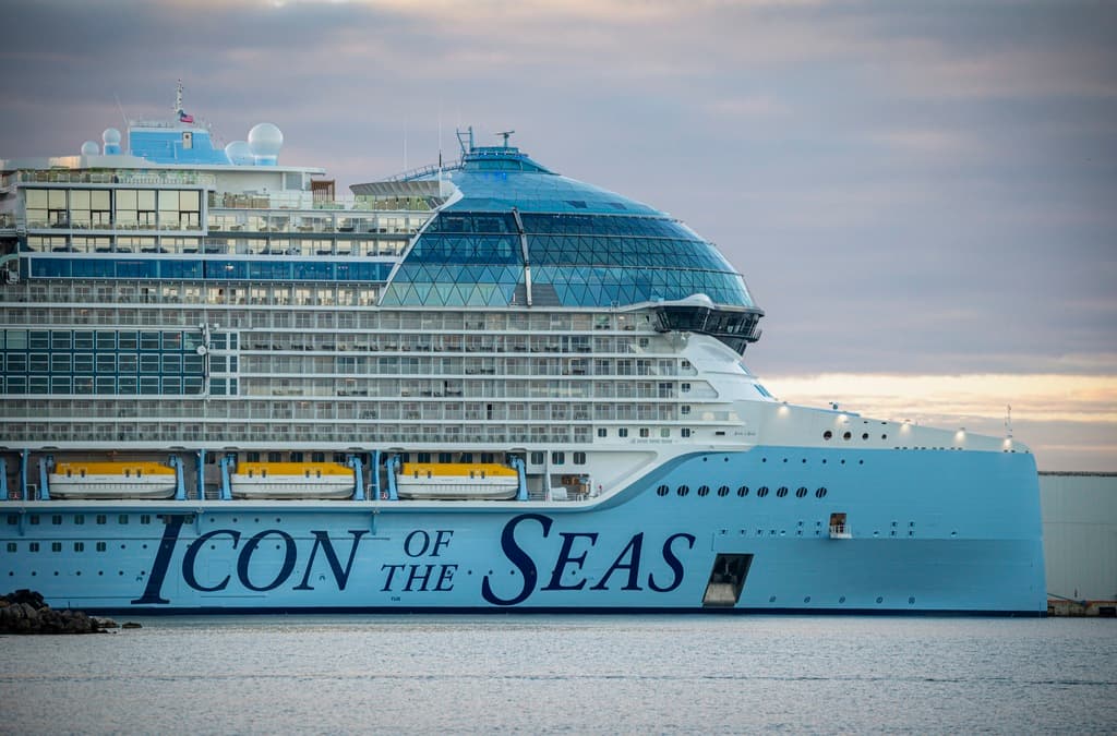 El crucero Icon of the Seas está atracado después de llegar a Ponce, Puerto Rico, el martes 2 de enero de 2024, como parte de su viaje de prueba y proceso de certificación.