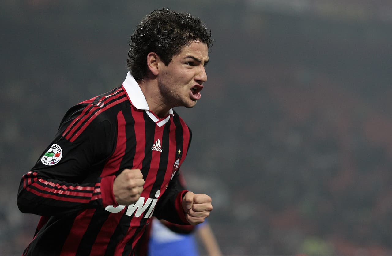 El brasileño Alexandre Pato (AC Milan) derrotó a Stevan Jovetic y Bojan Krkic para quedarse con el Golden Boy 2009.