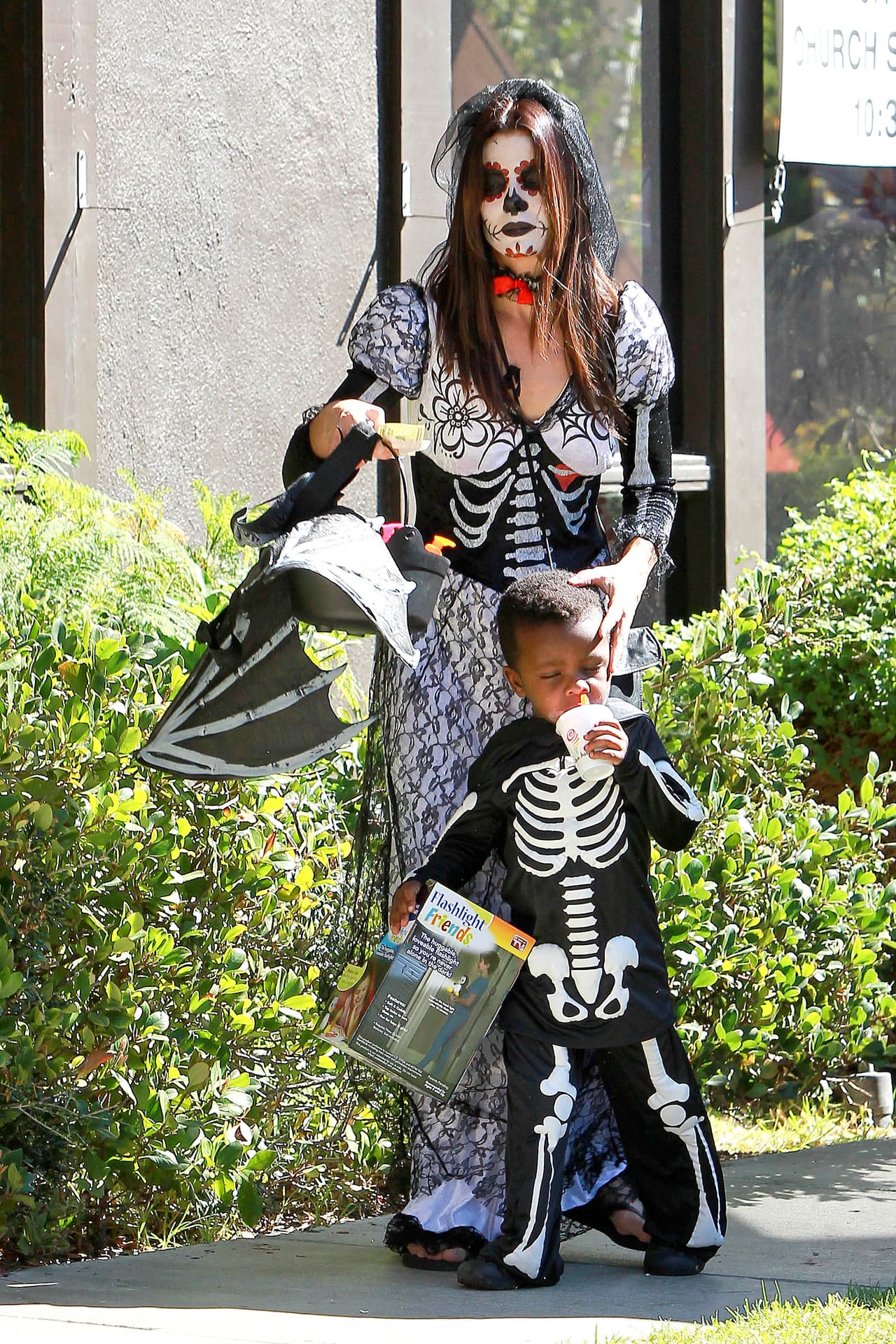 ¡Lo mejor de los Bullock es que su disfraz hacía 'match' perfecto!