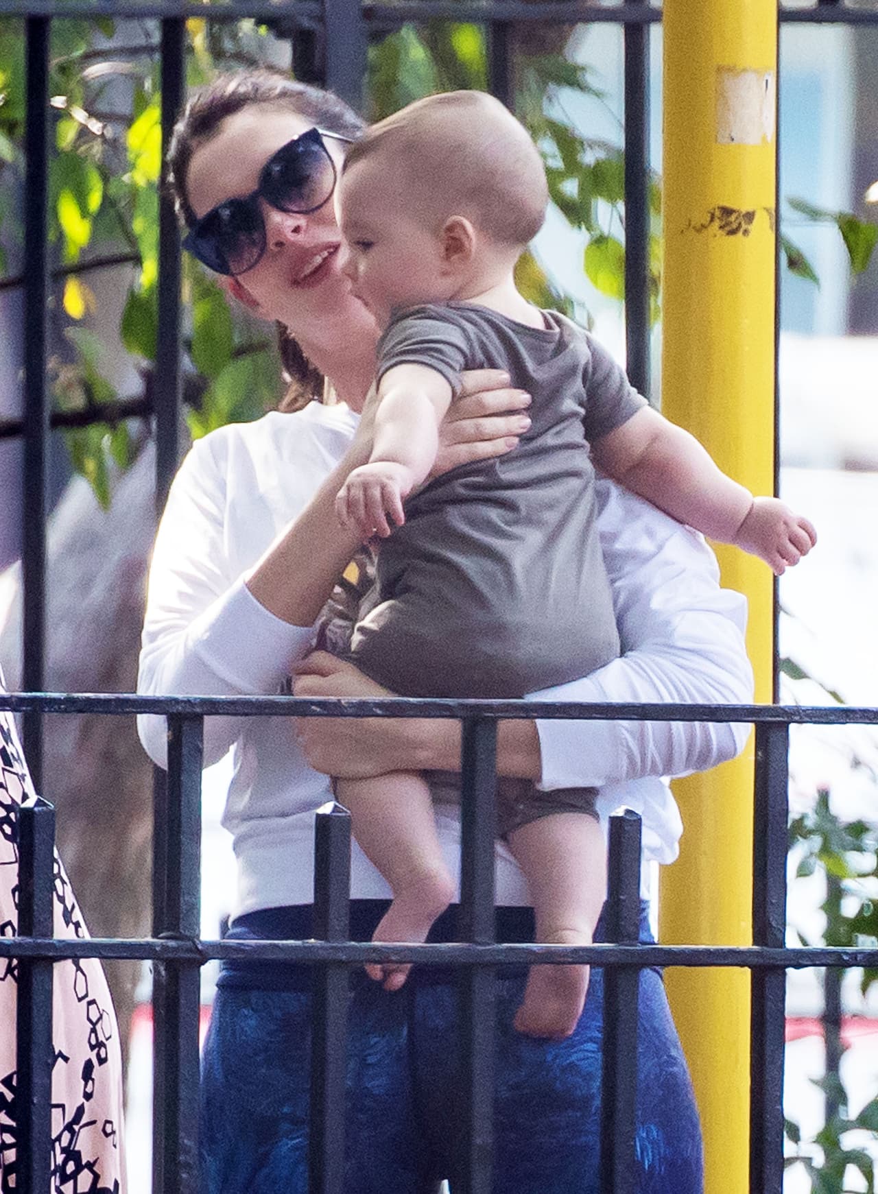 Anne fue ahora si su pareja, Adam Shulman.