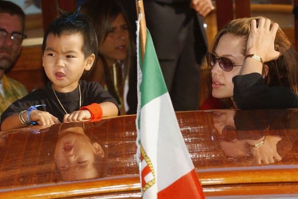 Maddox y Angelina en septiembre de 2004.