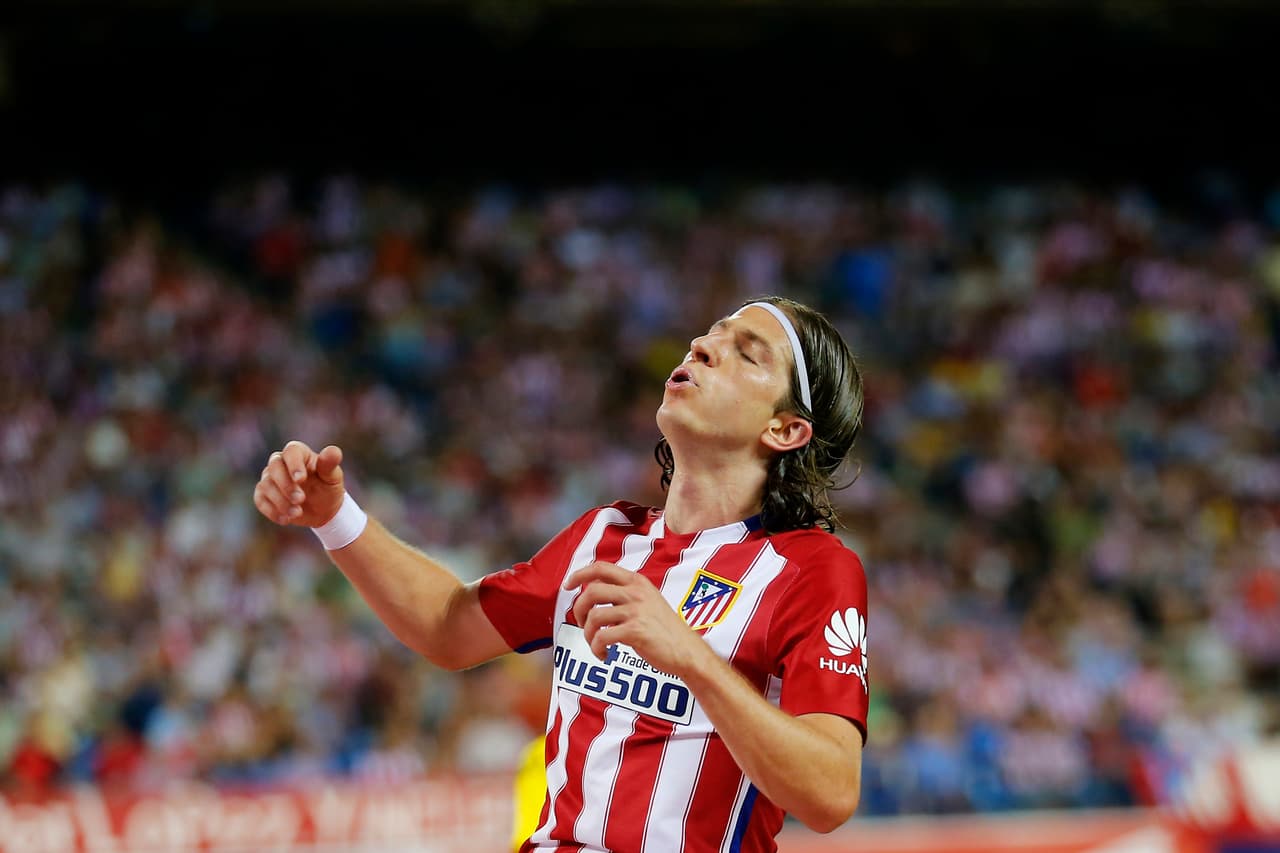 Filipe Luis es suspendido tres partidos por su entrada a Messi