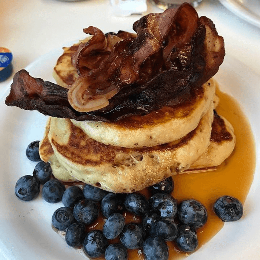Otras combinaciones que también son muy famosas en diferentes establecimientos inclyen diferentes tipos de carne, como el tocino.