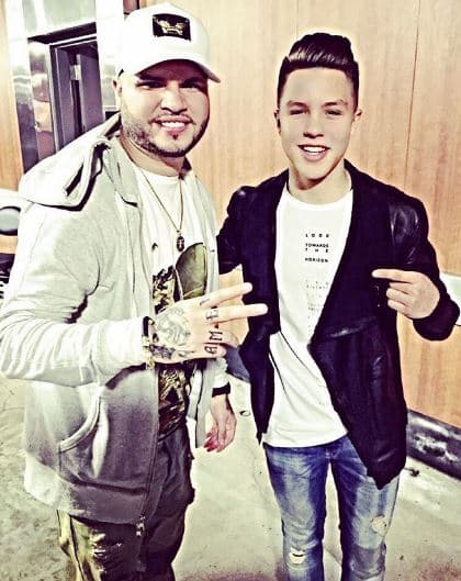 Farruko in da house y fan de Jonatan.
