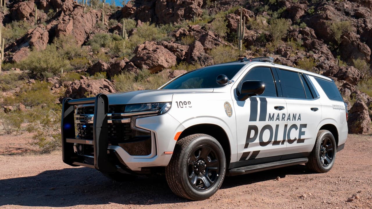 Niña de 2 años muere al ser dejado dentro de un vehículo estacionado en Marana