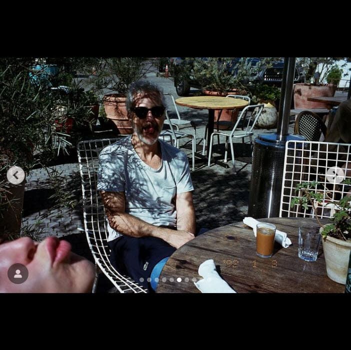 Respecto a su pierna artificial, contó a GQ México: "Tengo la prótesis Genium X3, la cual cuenta con lo mejor en tecnología, es mecatrónica. Incluso, ya
<b> pude ir a jugar tenis</b>".