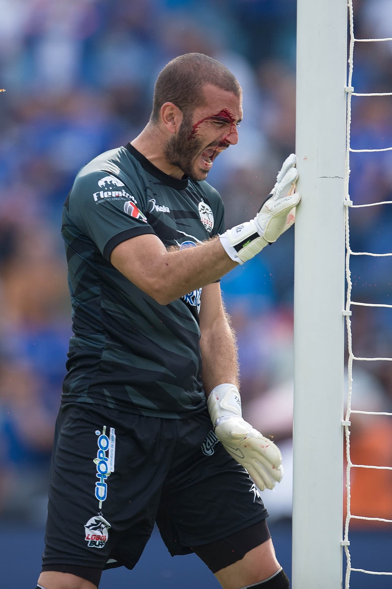 Para los licántropos fue un partido muy accidentado en el que la mala fortuna y una temprana expulsión redujeron sus posibilidades de recuperarse.