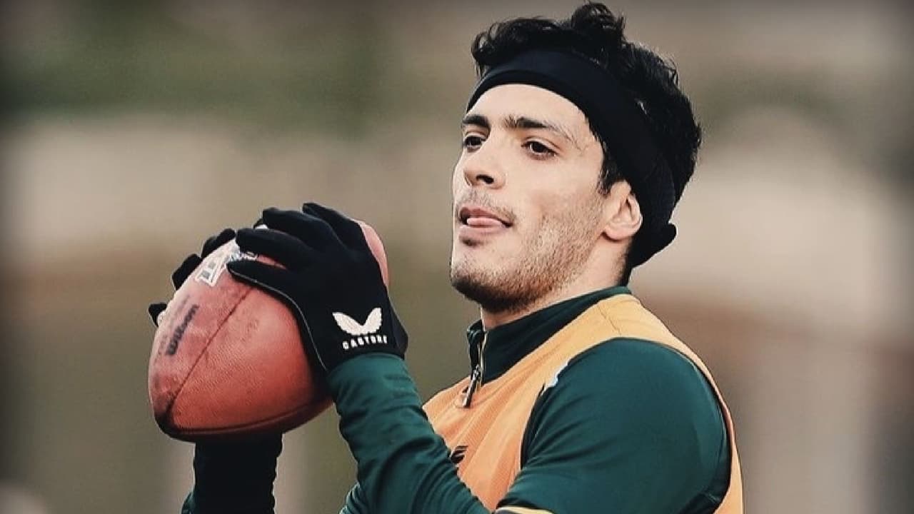 ¿Tom Brady? Raúl Jiménez muestra su habilidad como quarterback