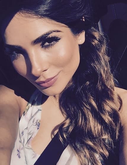 Y esta vez lo hace por la puerta grande como conductora del evento.