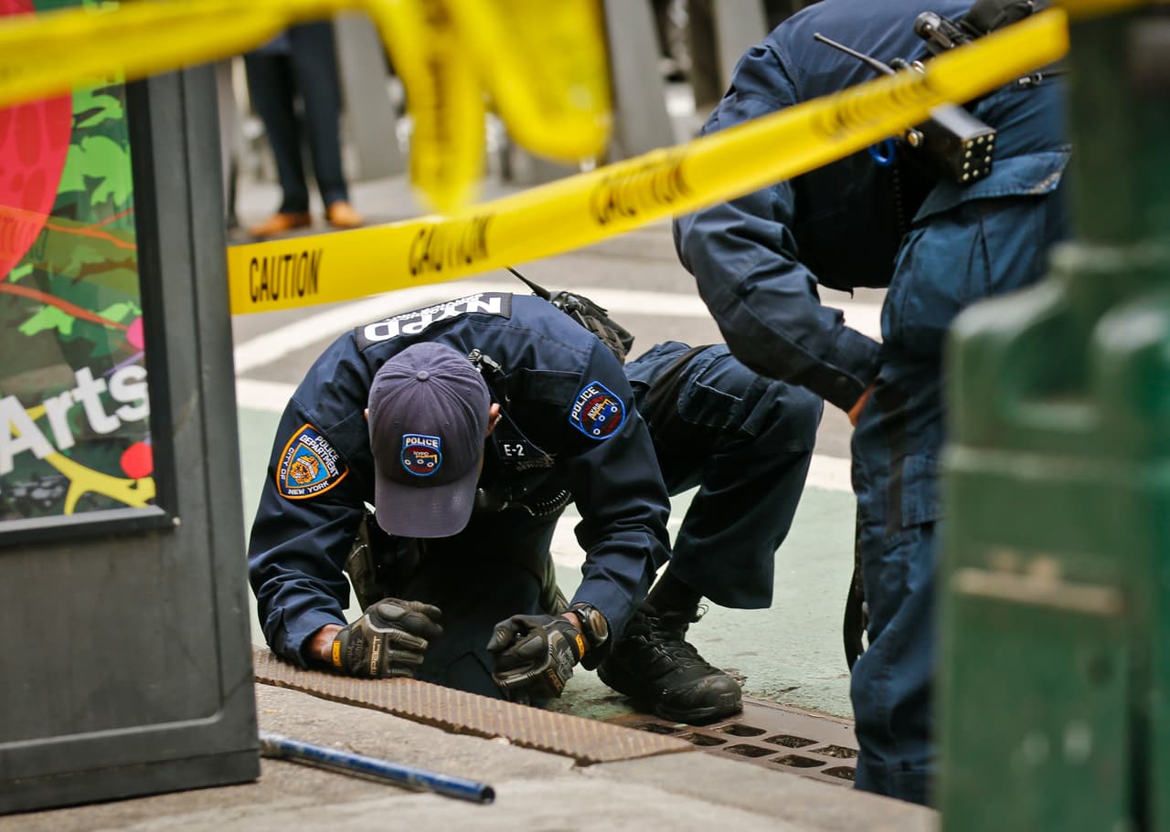 Enmascarados roban una joyería en Manhattan; un empleado resultó herido