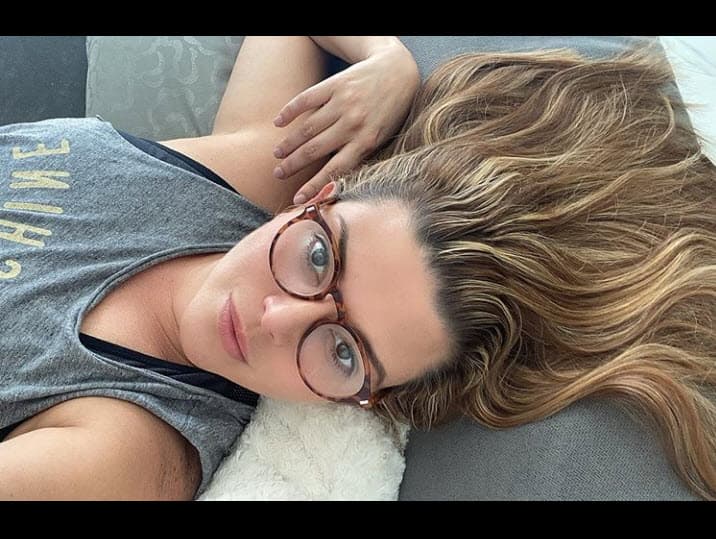 La ex Miss Universo cree que se le puede tachar de todo, pero no de "mala madre", pues siempre
<b><a href="https://www.univision.com/entretenimiento/celebridades/el-album-de-fotos-que-muestra-que-alicia-machado-y-su-hija-son-inseparables-fotos#fbf3f85c0000" target="_blank">busca que su hija sea "una gran mujer, una chavita culta, preparada</a></b>, con sentimientos, con amor por los demás”.