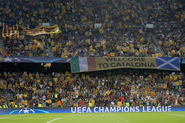 Con banderas, el Barcelona encoleriza a la UEFA