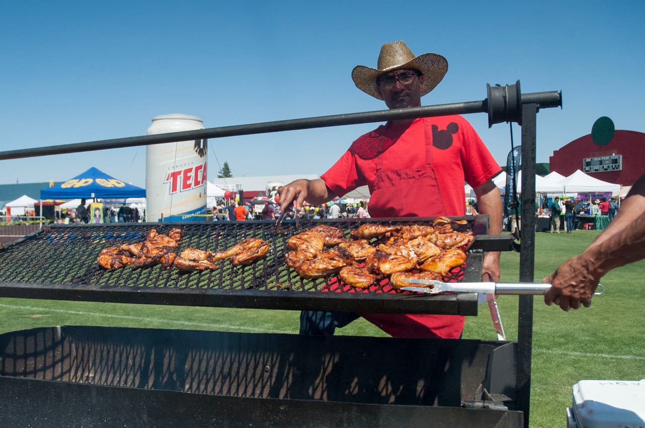 Festival del Cinco de Mayo con la familia Univision Fresno