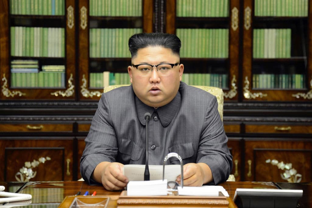Más presiones contra Kim Jong Un: EEUU manda "activos estratégicos" a Corea del Sur y China cierra empresas norcoreanas