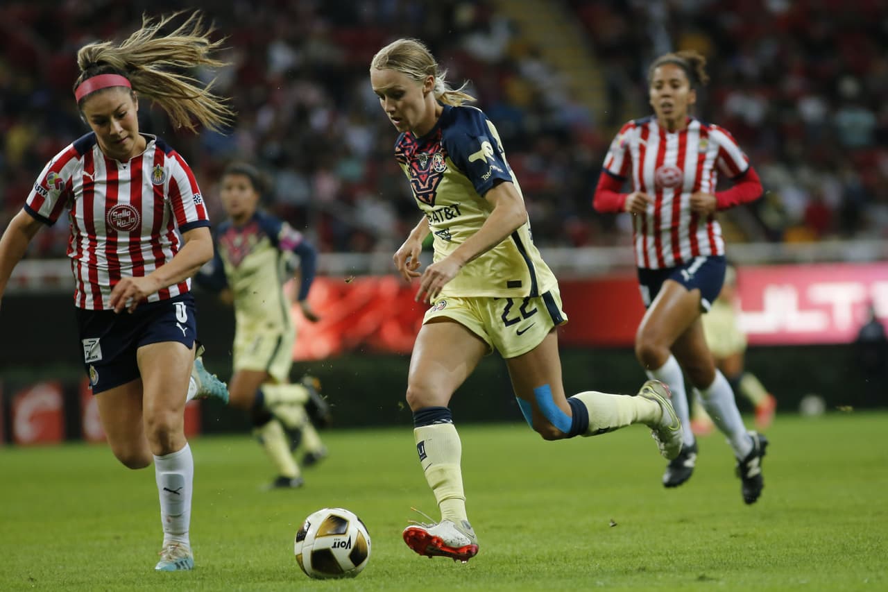 Chivas necesitaba ganar para avanar a las Semifinales, pero no pudo generar opciones claras en el marco del América.