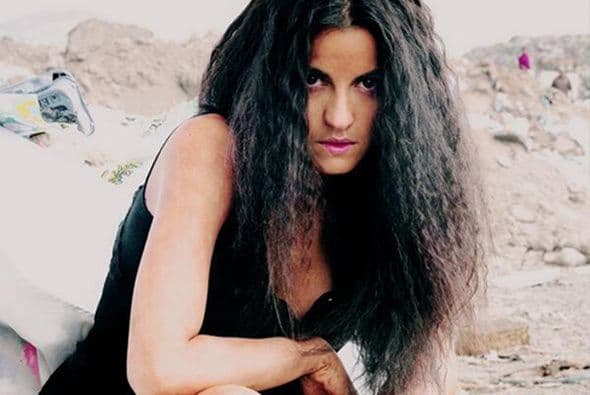 Y cantó el tema principal "Vas a querer volver". ¿Te gusta más como cantante o como actriz?